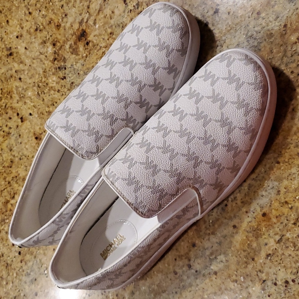 Teddi Signature Logo Slip-On Sneake